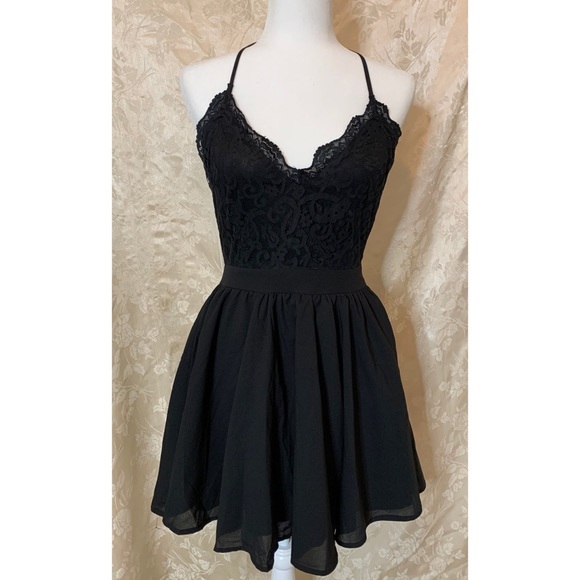 Black dress - Picture 1 of 2